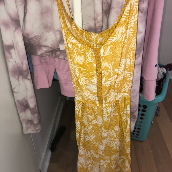 Yellow romper - Picture 2 of 3